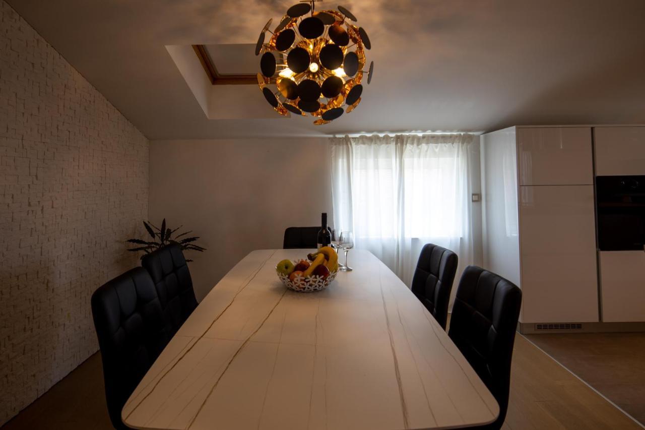 Lumaja Luxury Apartman Biograd Na Moru Eksteriør billede
